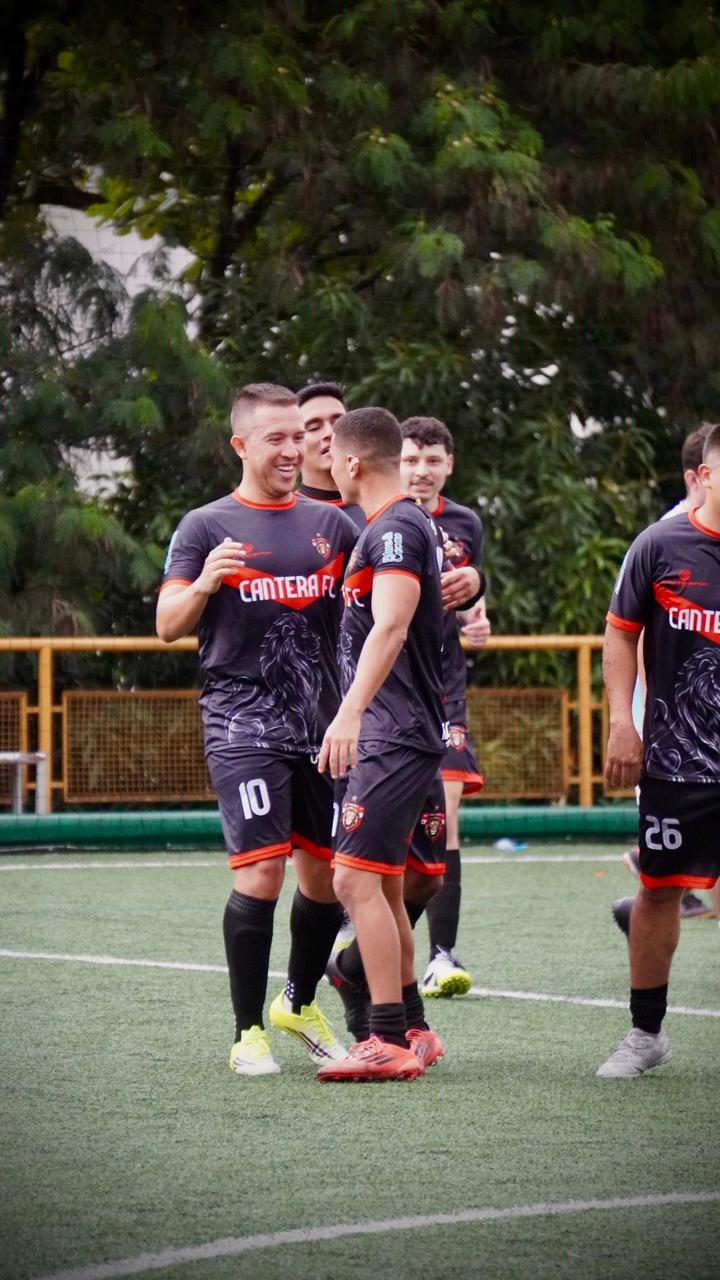 Cantera FIT Club — acción en el campo
