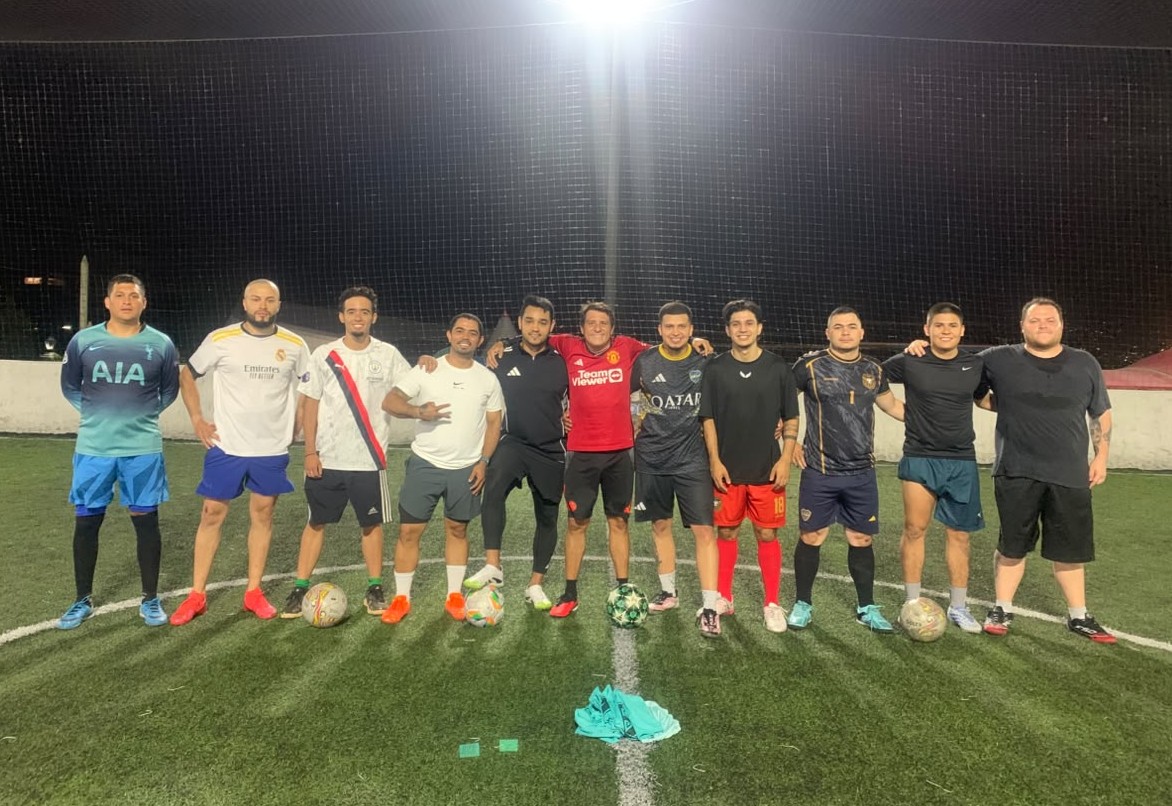 Cantera FIT Club — grupo de integrantes reunido en su primer entrenamiento