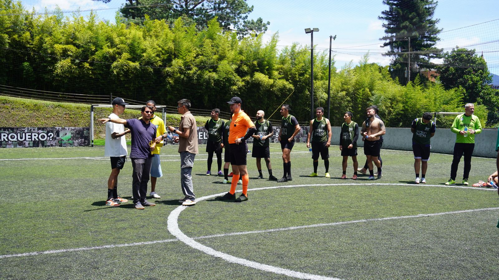 Torneo Relámpago Cantera FC — equipo saliendo de la cancha tras el partido