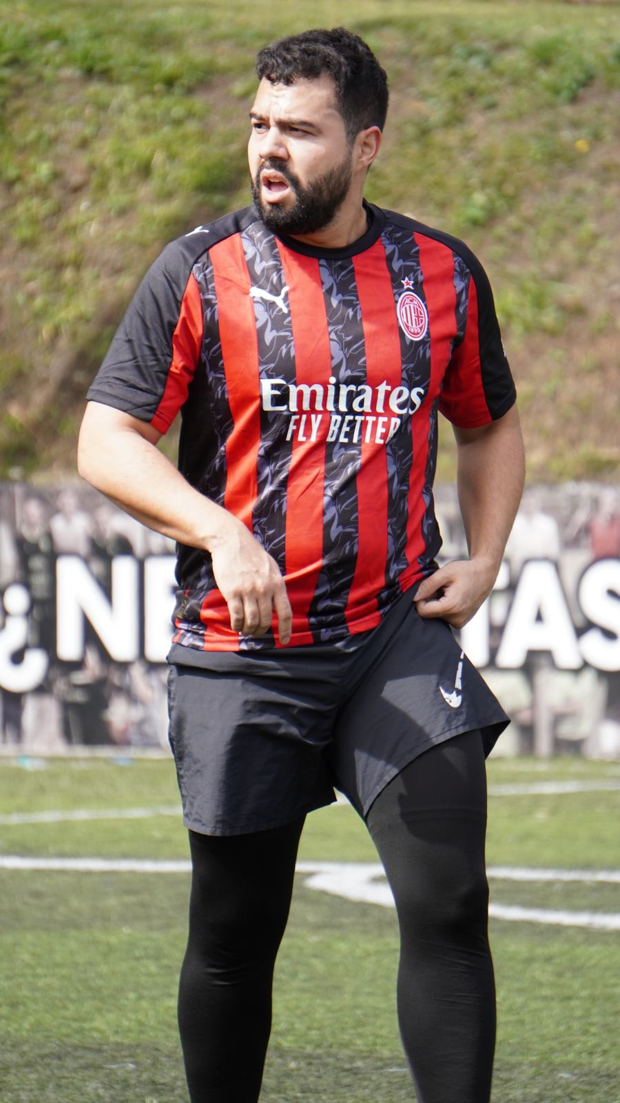 Torneo Relámpago Cantera FC — jugador observando el desarrollo del partido